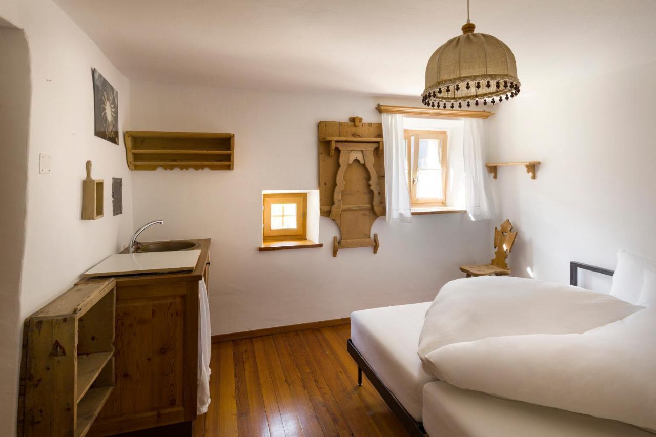 Hotel Chasa Chalavaina Müstair Cameră foto