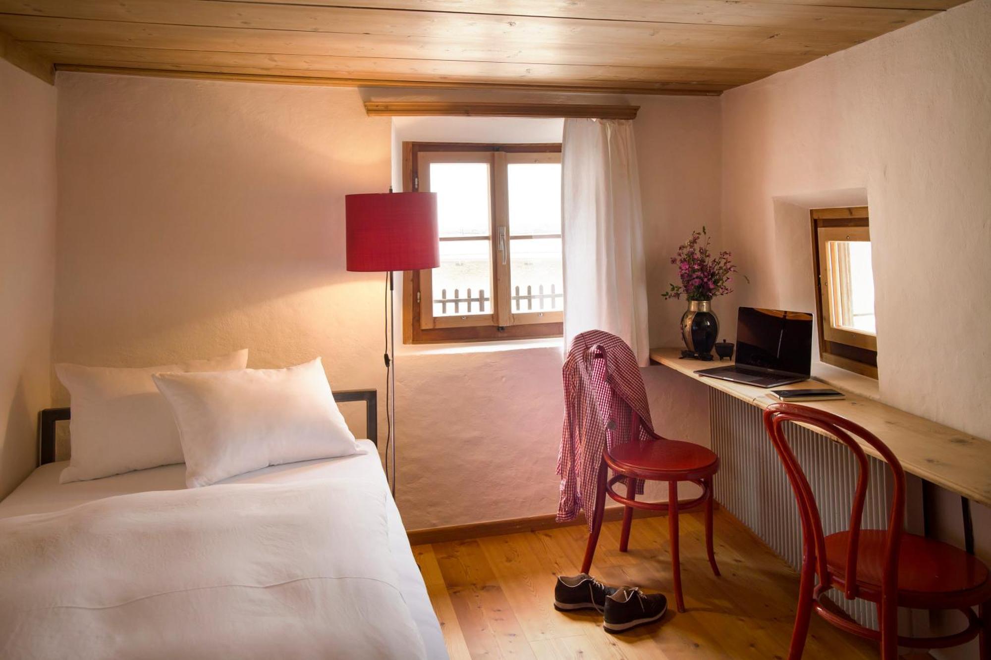 Hotel Chasa Chalavaina Müstair Cameră foto